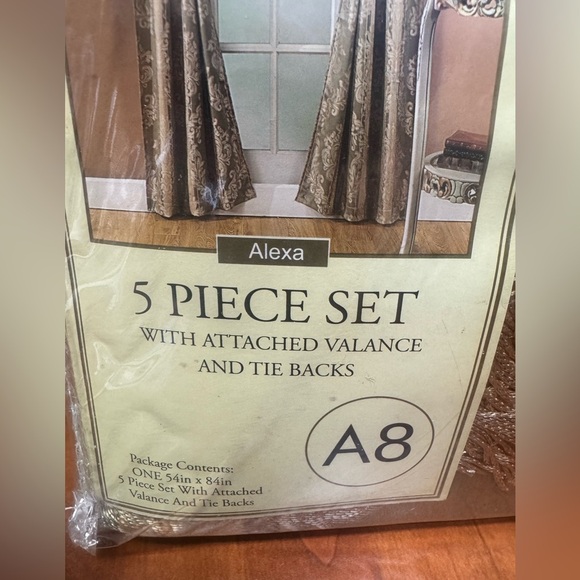 Gold Curtain Set - Picture 5 of 7